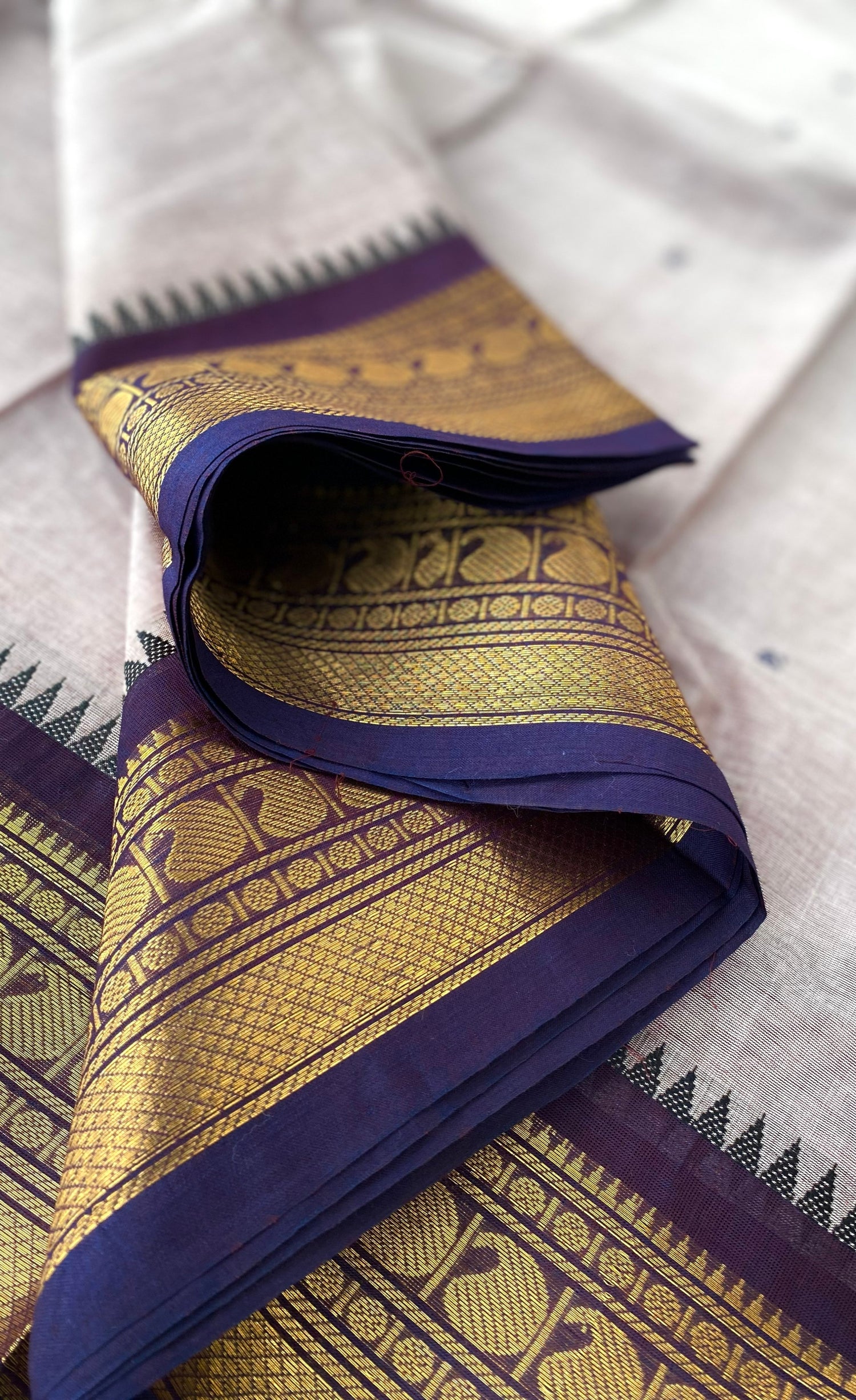 Chettinad Cotton Saree -   Brownish cream tone and Dark brown shade