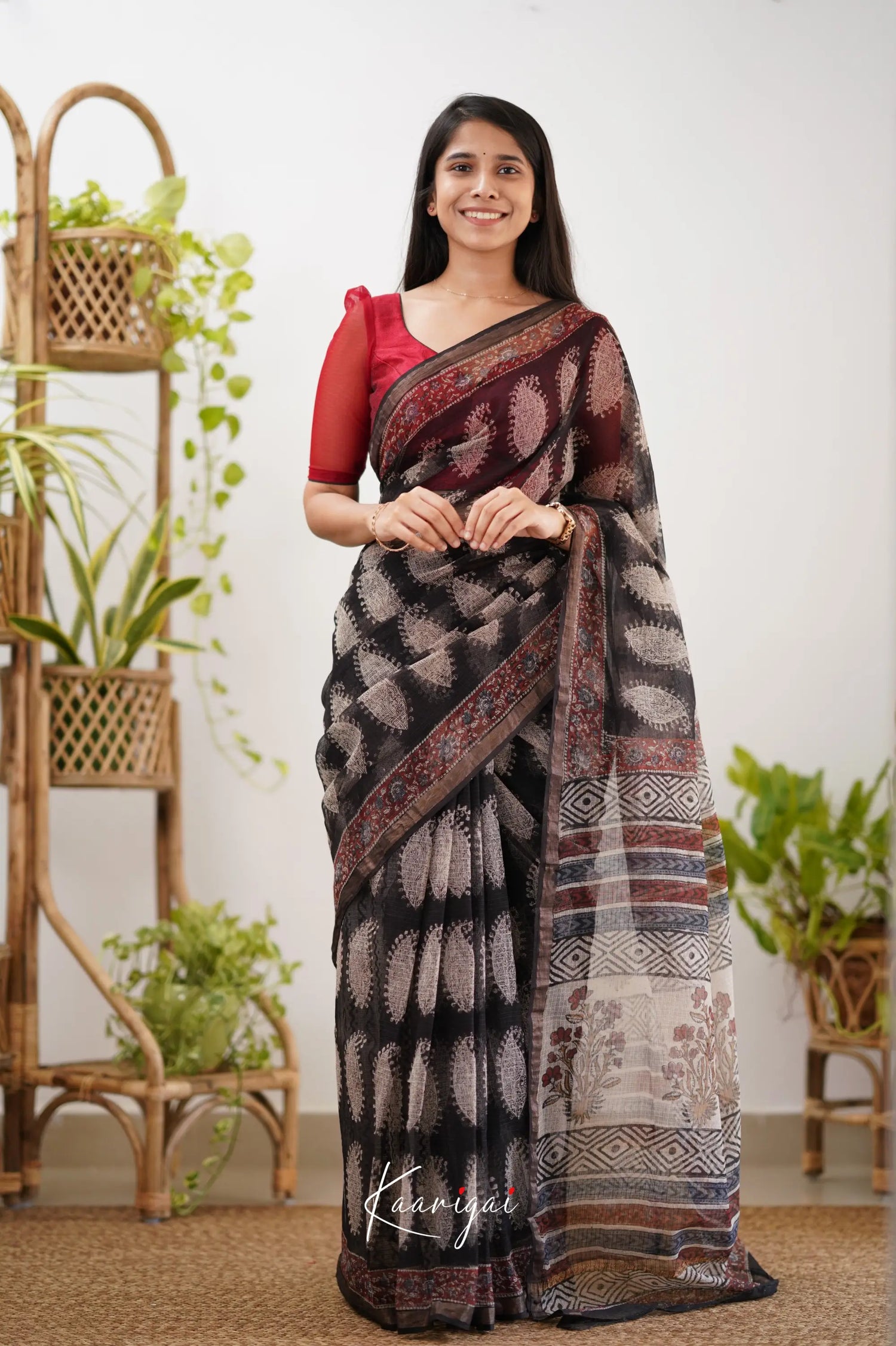 Kamali Kota Saree - Black And Beige Sarees