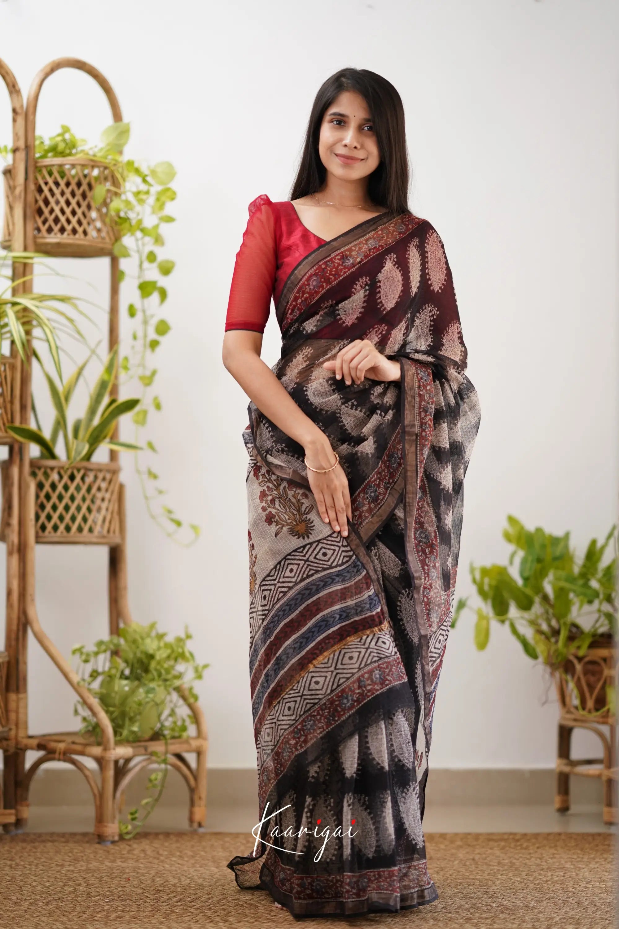 Kamali Kota Saree - Black And Beige Sarees