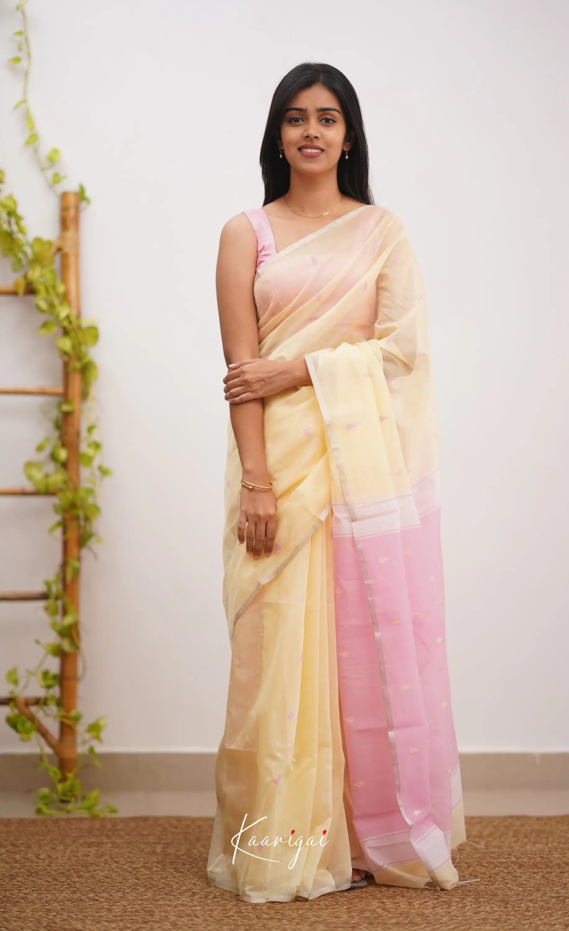 Aadrika- Cream And Light Pink Pure Maheshwari Silk Cotton Saree Sarees