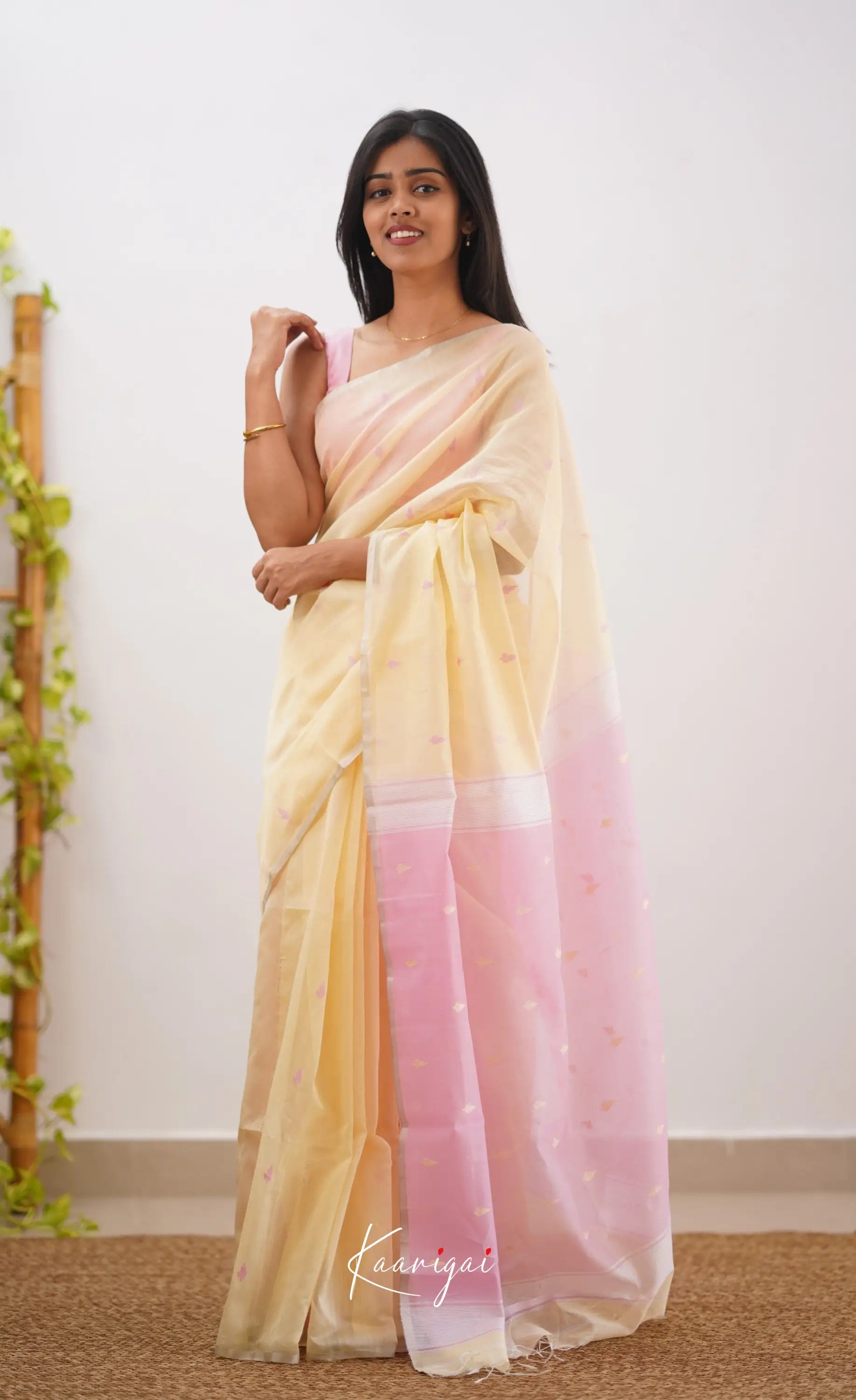 Aadrika- Cream And Light Pink Pure Maheshwari Silk Cotton Saree Sarees