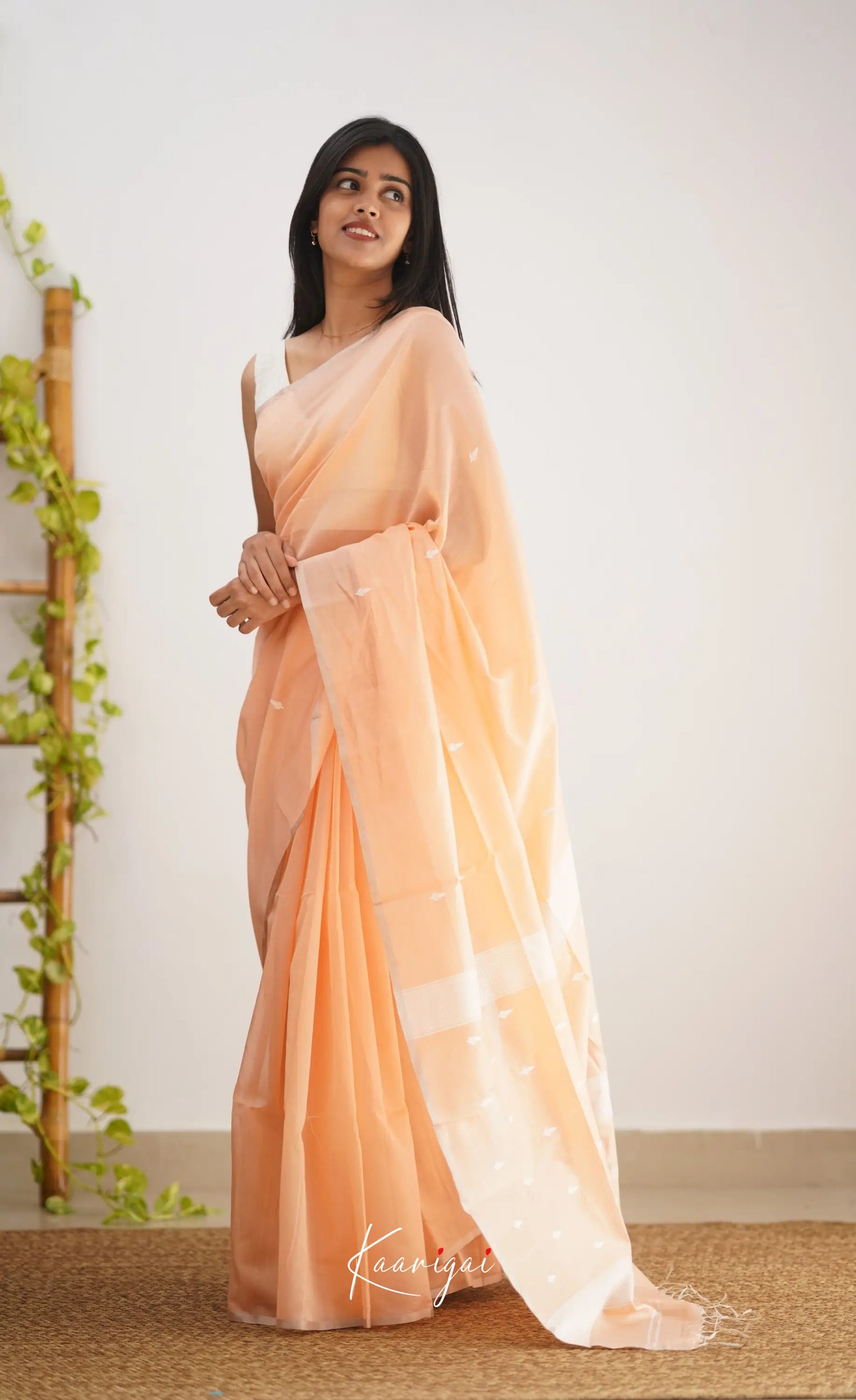 Aadrika- Light Peach Pure Maheshwari Silk Cotton Saree Sarees