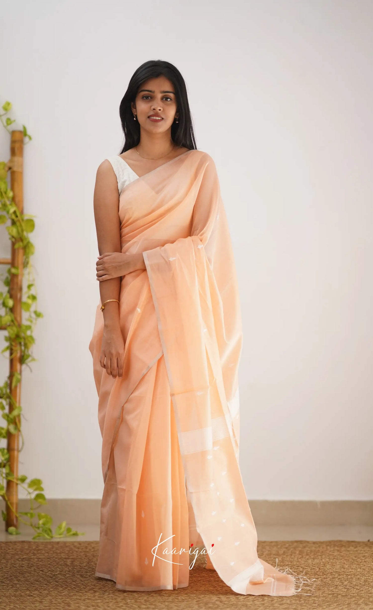 Aadrika- Light Peach Pure Maheshwari Silk Cotton Saree Sarees