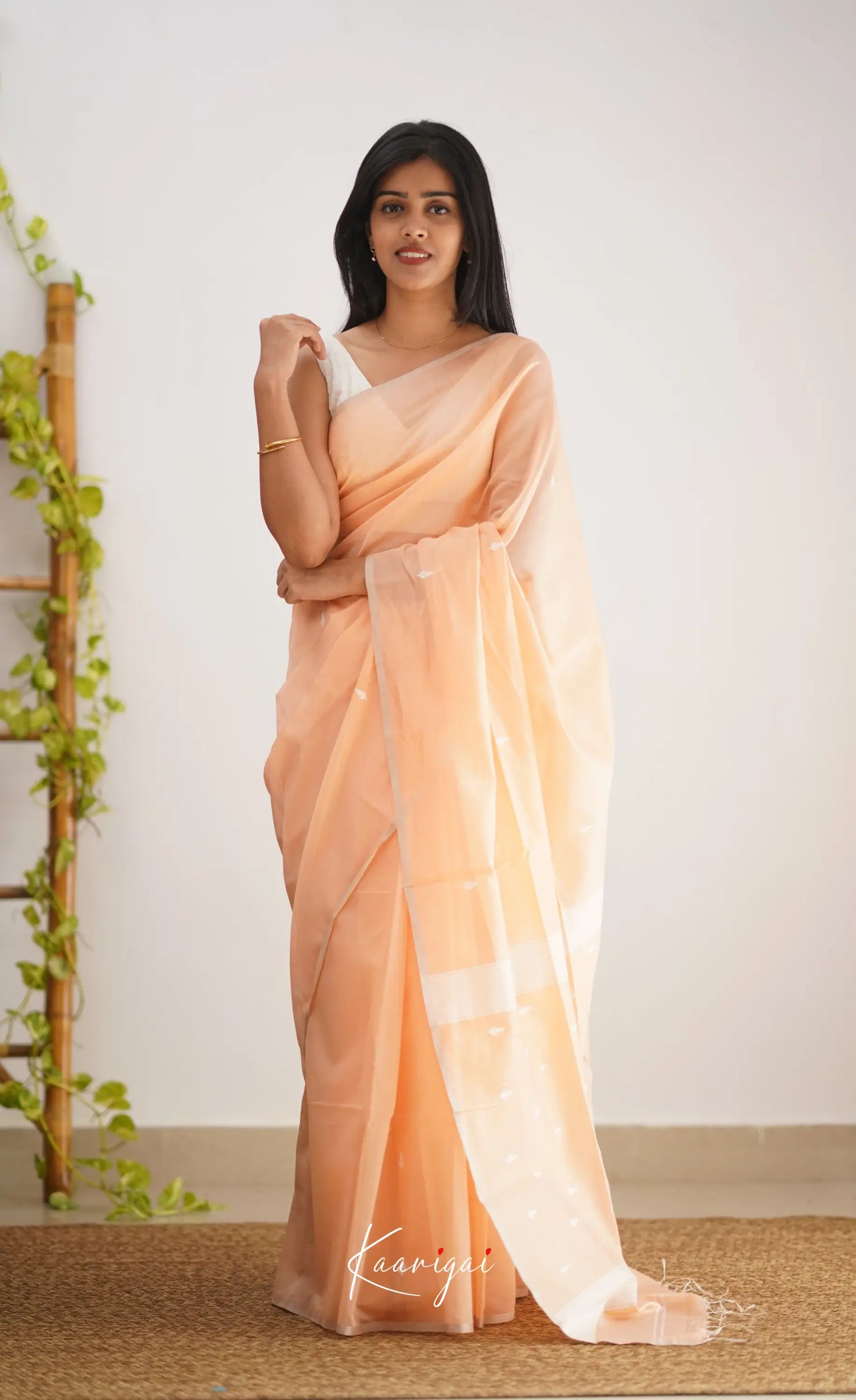 Aadrika- Light Peach Pure Maheshwari Silk Cotton Saree Sarees