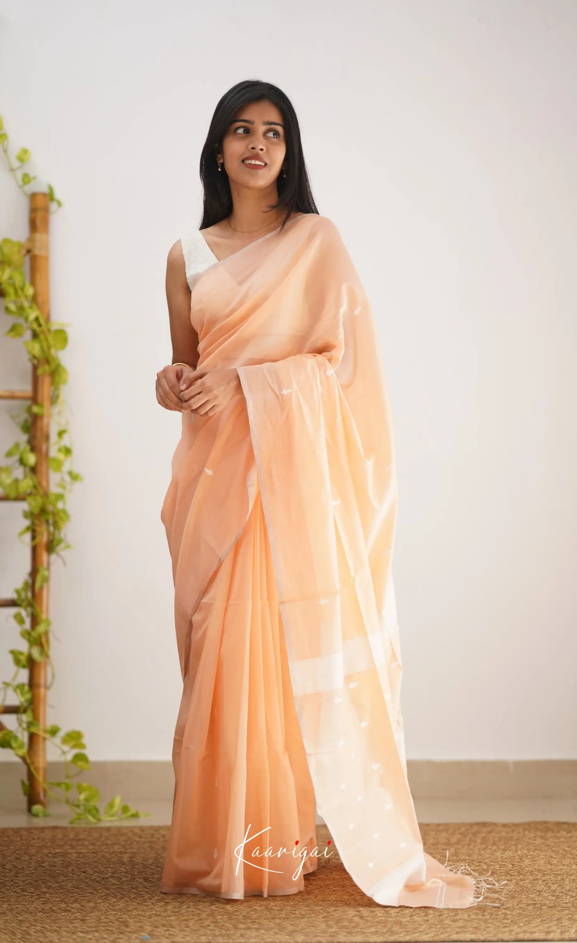 Aadrika- Light Peach Pure Maheshwari Silk Cotton Saree Sarees