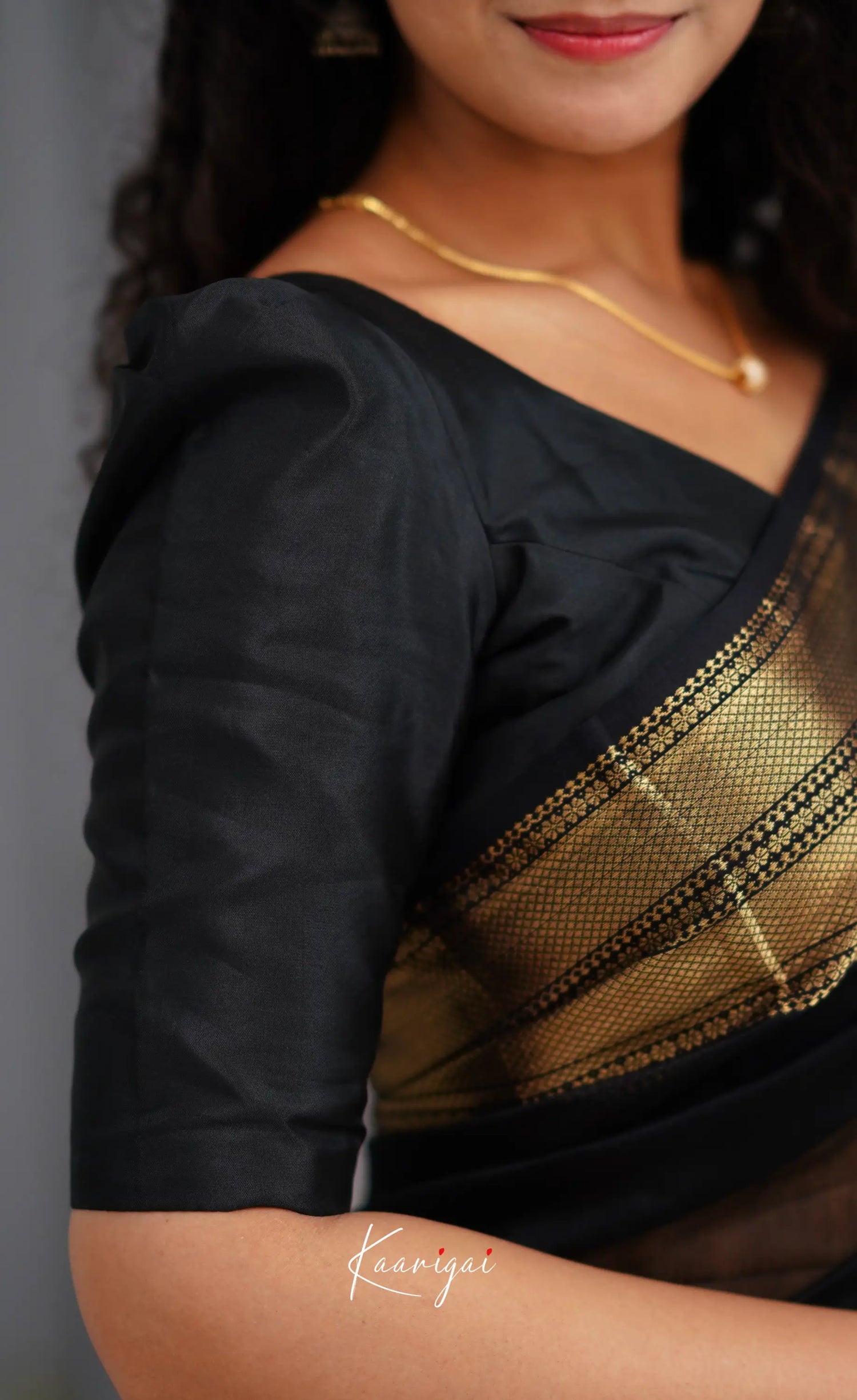 Maanvi Maheswari Silk Cotton Saree - Black Sarees