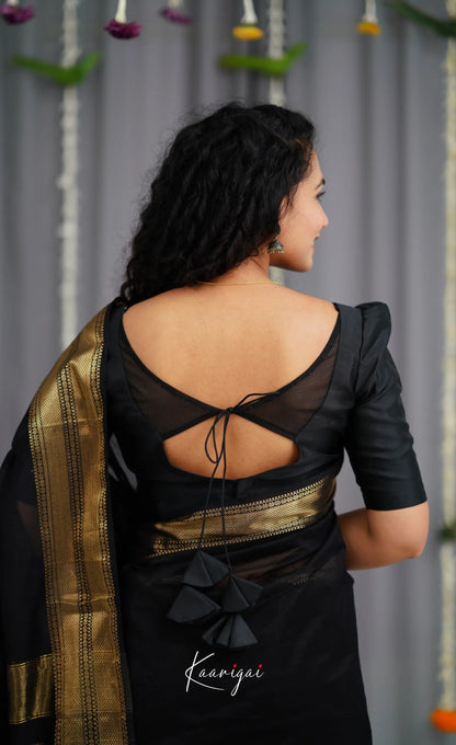 Maanvi Maheswari Silk Cotton Saree - Black Sarees