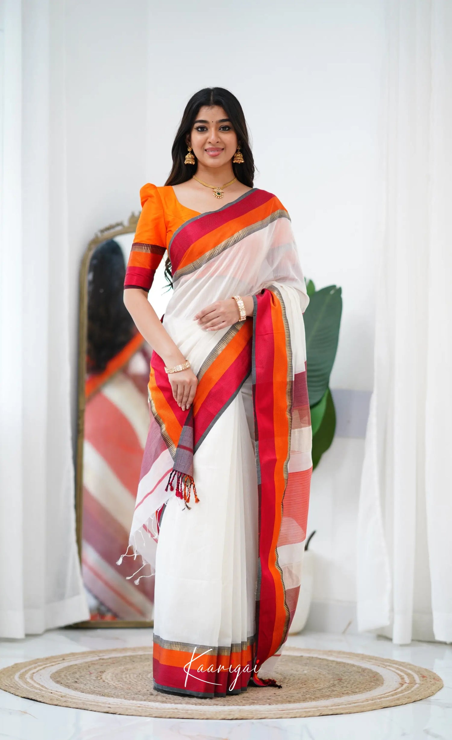 Maanvi Maheswari Silk Cotton Saree - White And Red Sarees