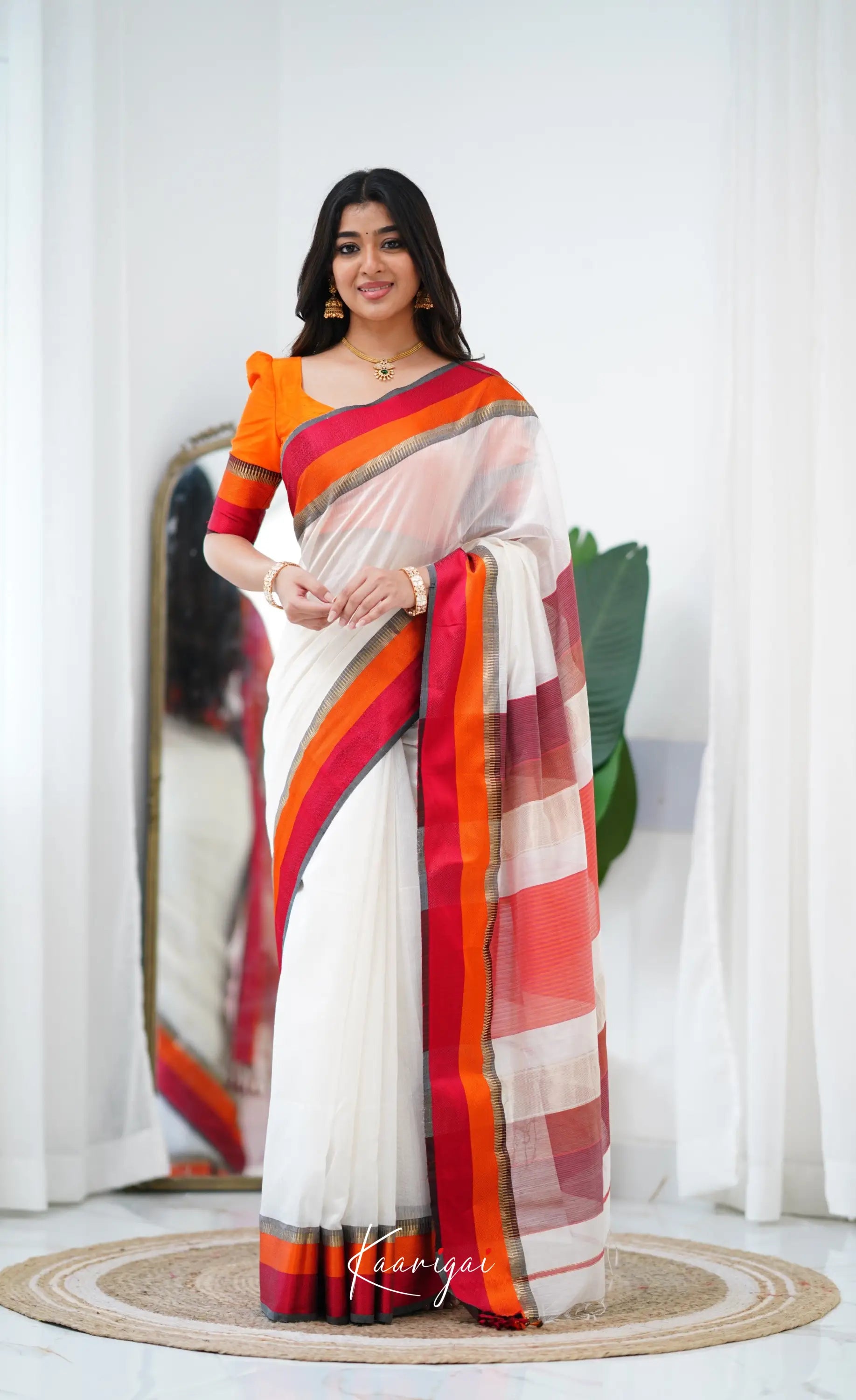 Maanvi Maheswari Silk Cotton Saree - White And Red Sarees