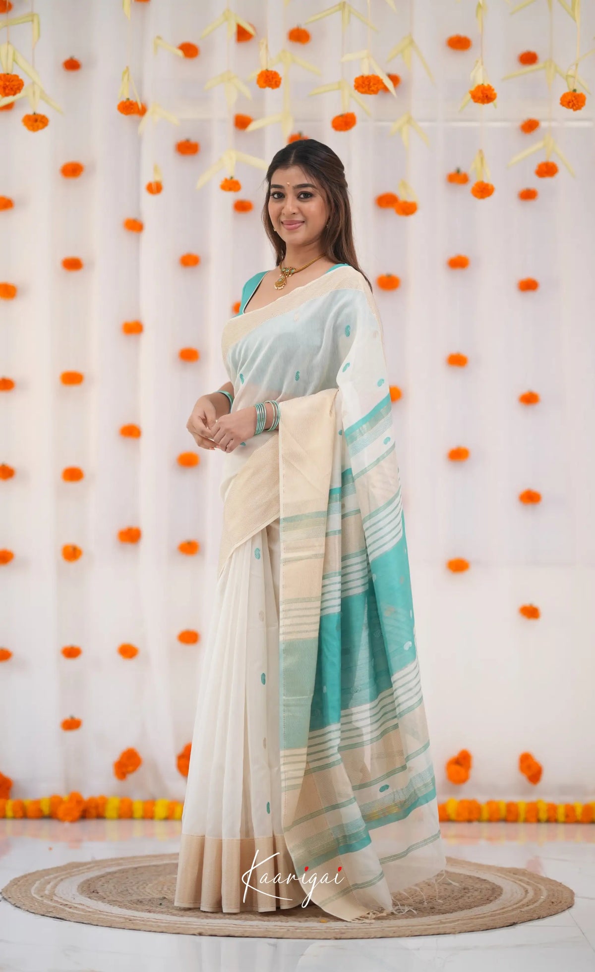 Maanvi Maheswari Silk Cotton Saree - White and Teal Blue Sarees