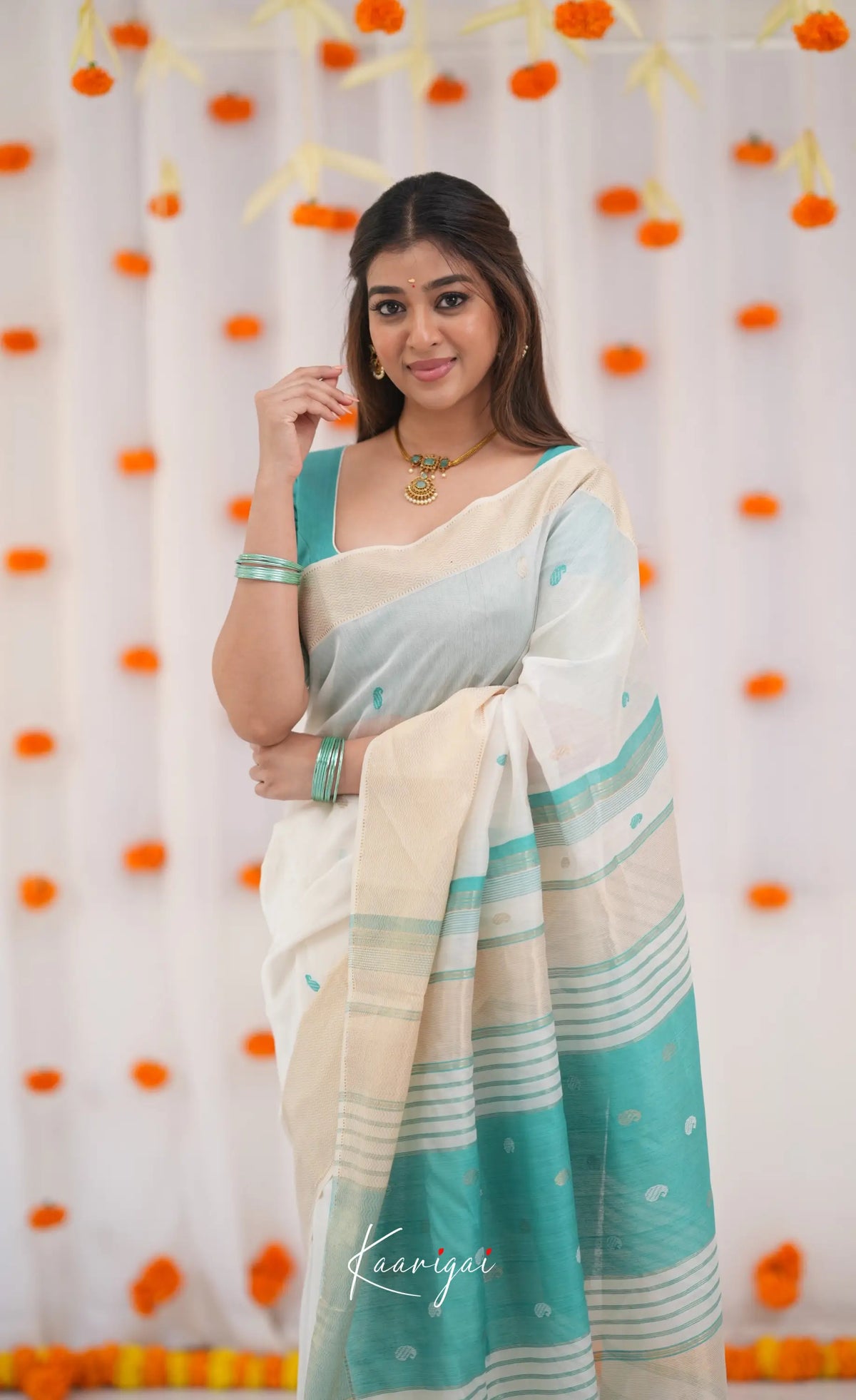 Maanvi Maheswari Silk Cotton Saree - White and Teal Blue Sarees
