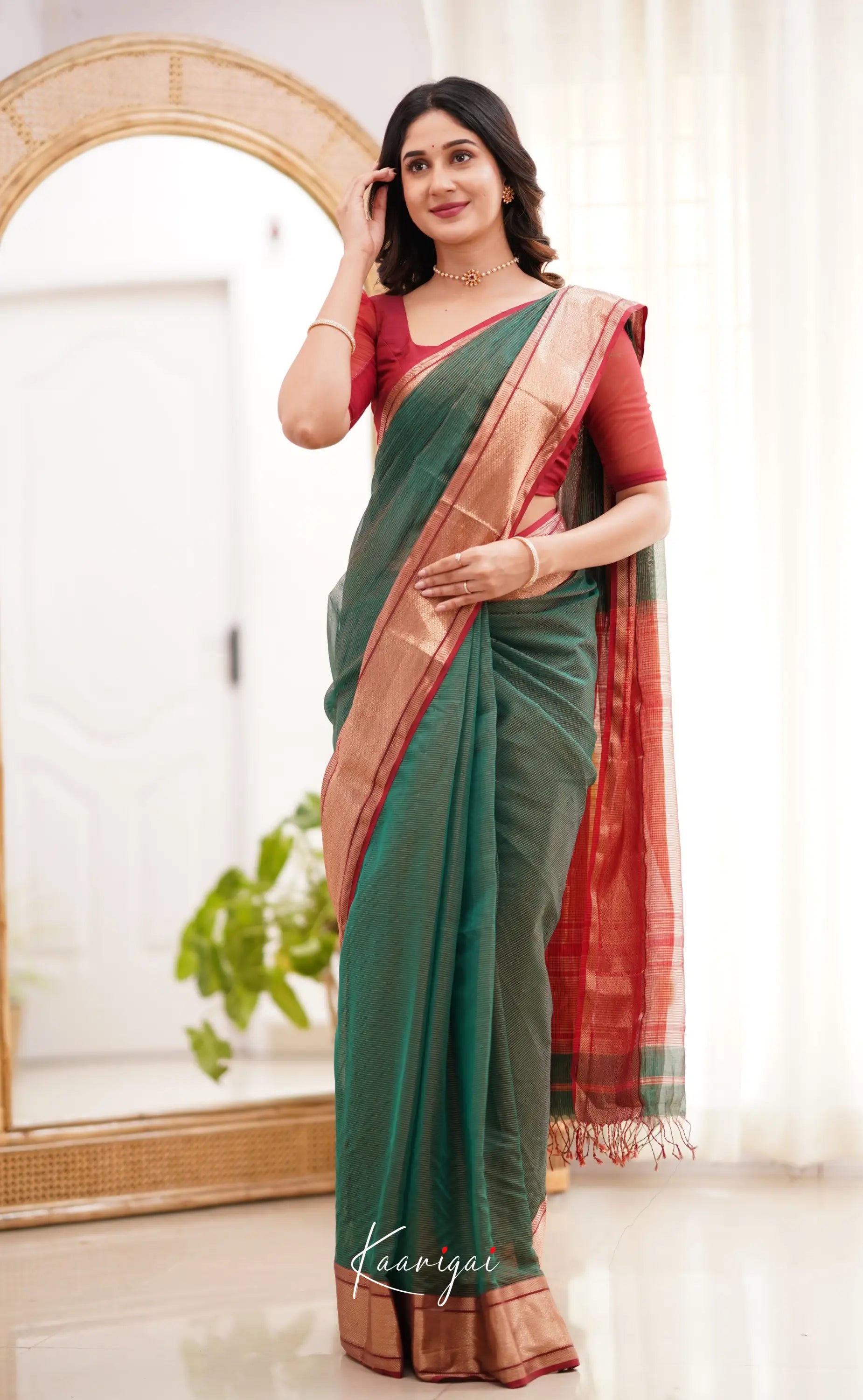 Maanvi- Shade Of Dark Green And Red Tone Sarees