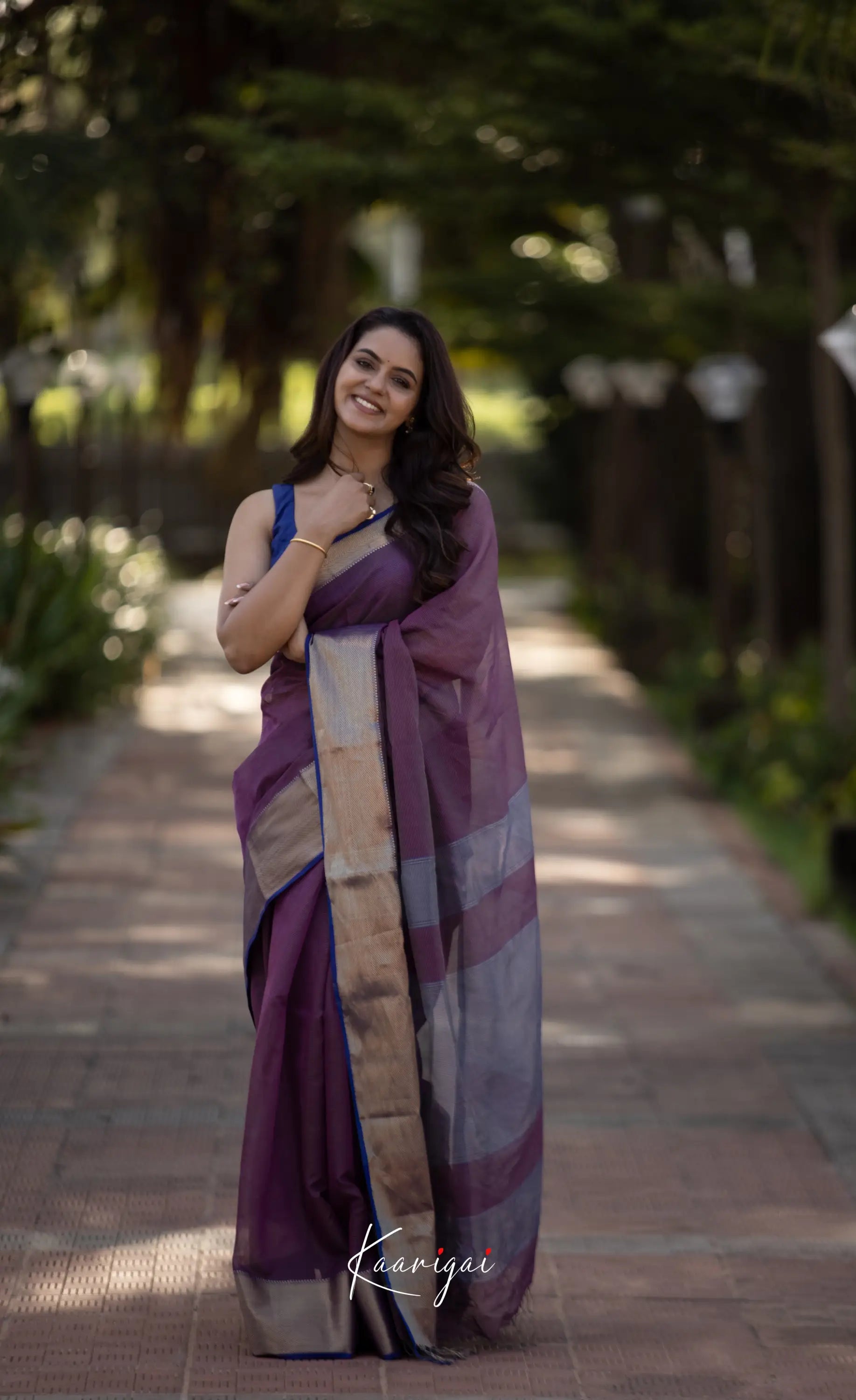 Maanvi - Shade Of Dark Purple And Blue Tone Maheshwari Silk Cotton Saree Sarees