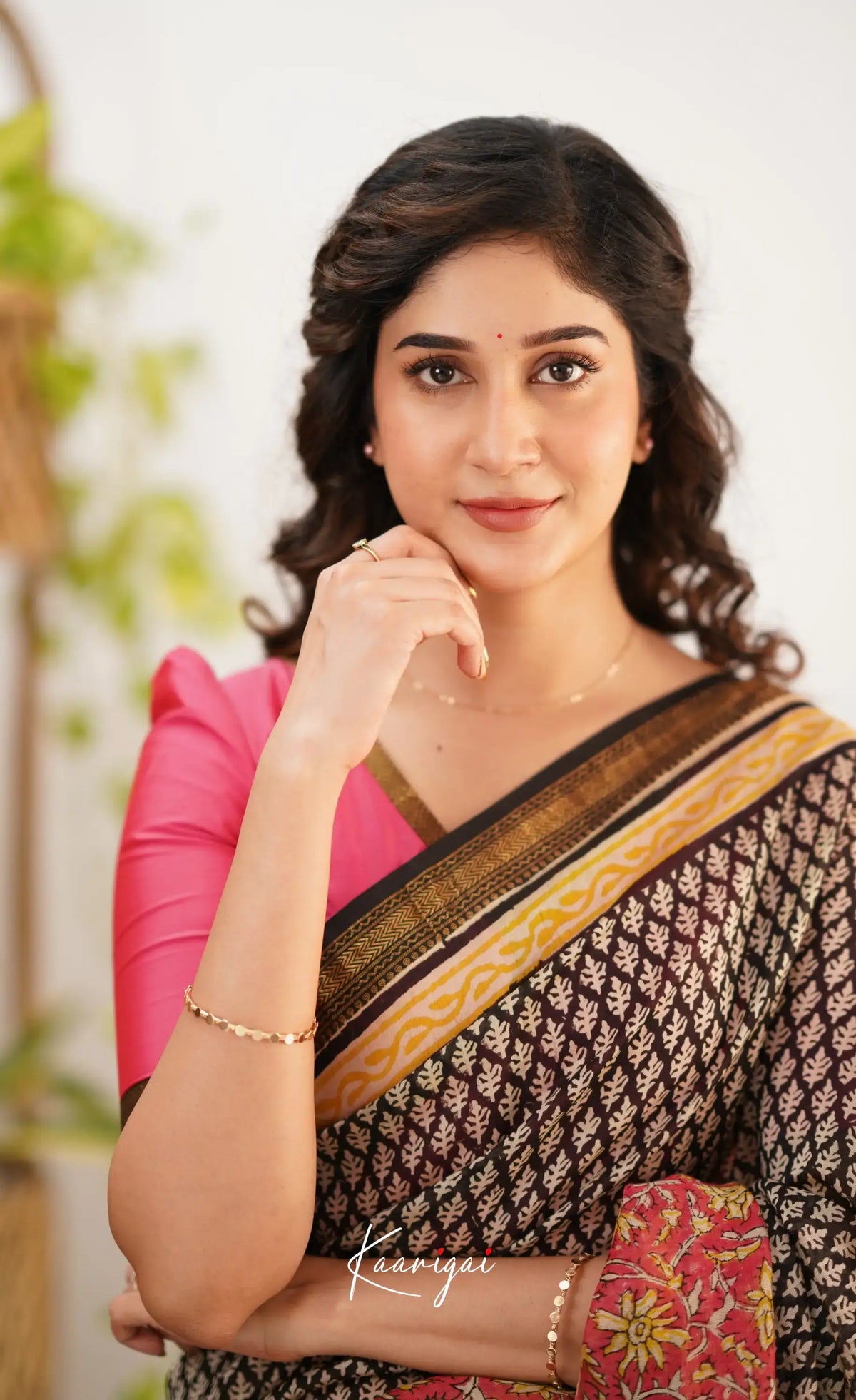 Mayuri Maheswari Saree - Black And Pink Sarees