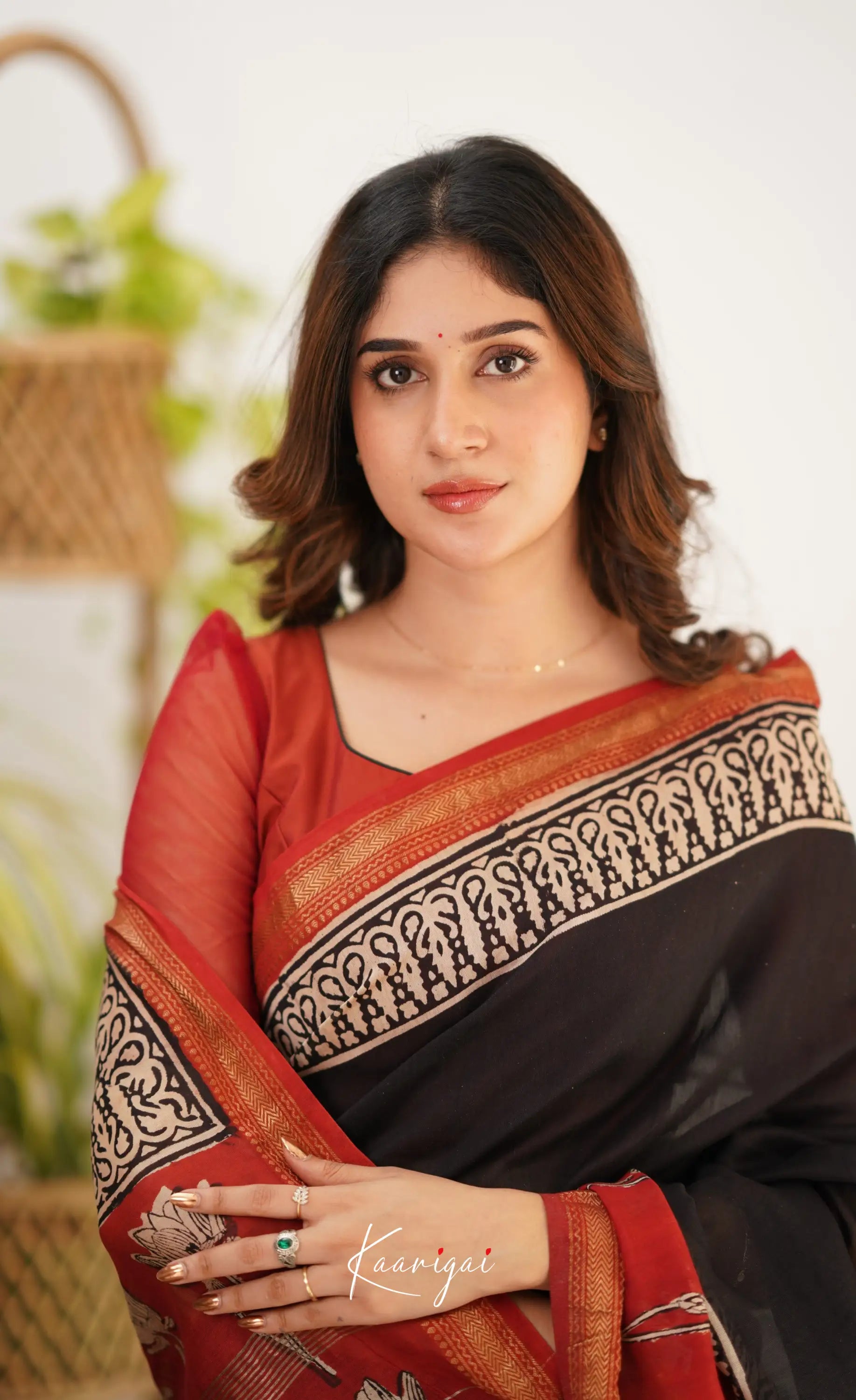 Mayuri Maheswari Saree - Black And Red Sarees