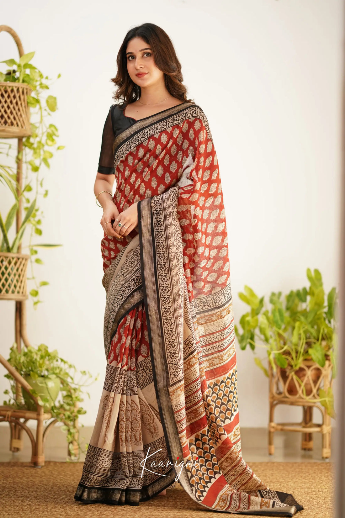 Mayuri Maheswari Saree - Red and Black - Sarees