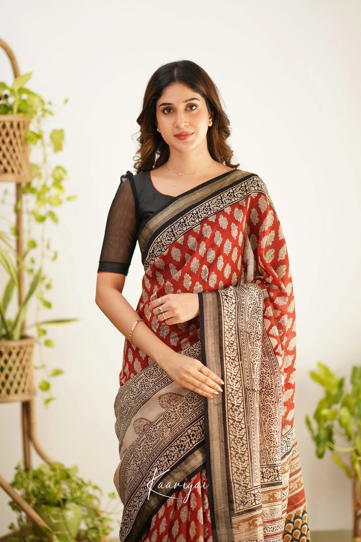 Mayuri Maheswari Saree - Red and Black - Sarees