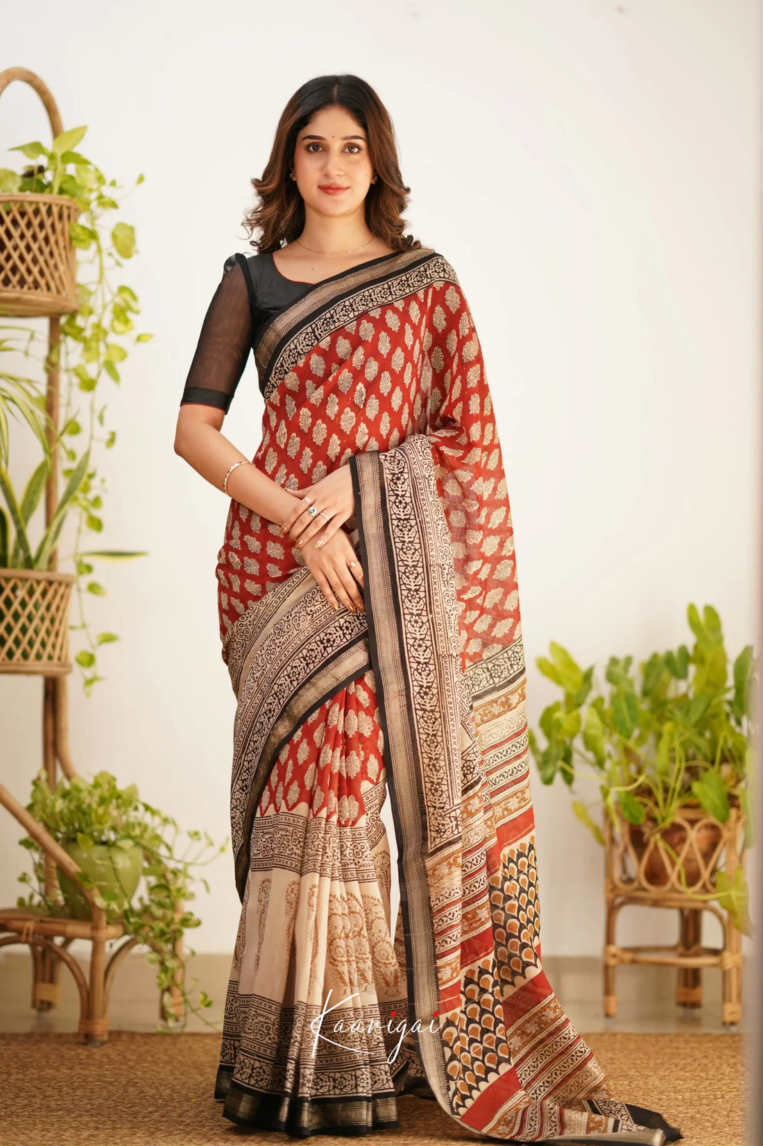 Mayuri Maheswari Saree - Red and Black - Sarees