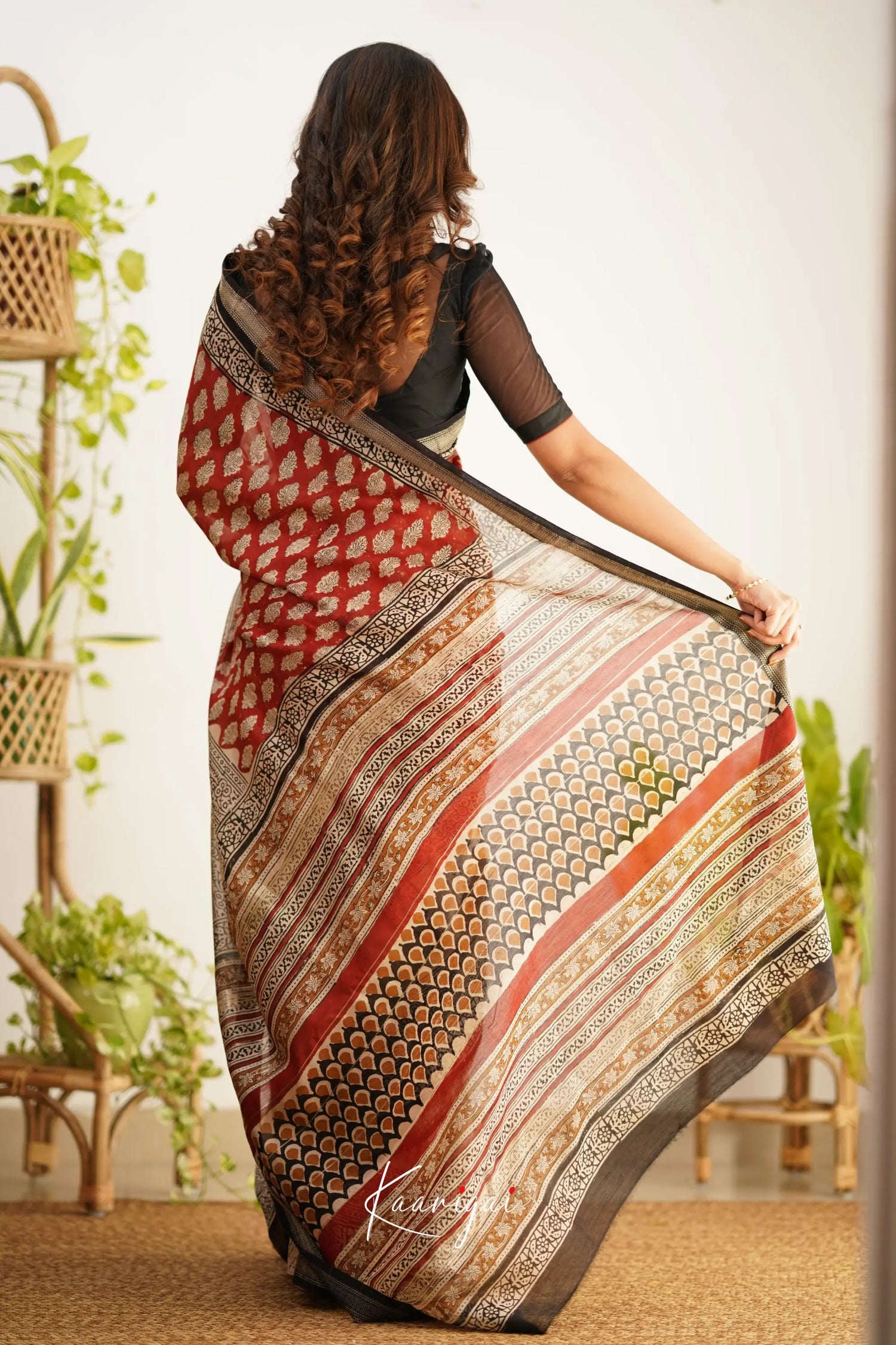 Mayuri Maheswari Saree - Red and Black - Sarees