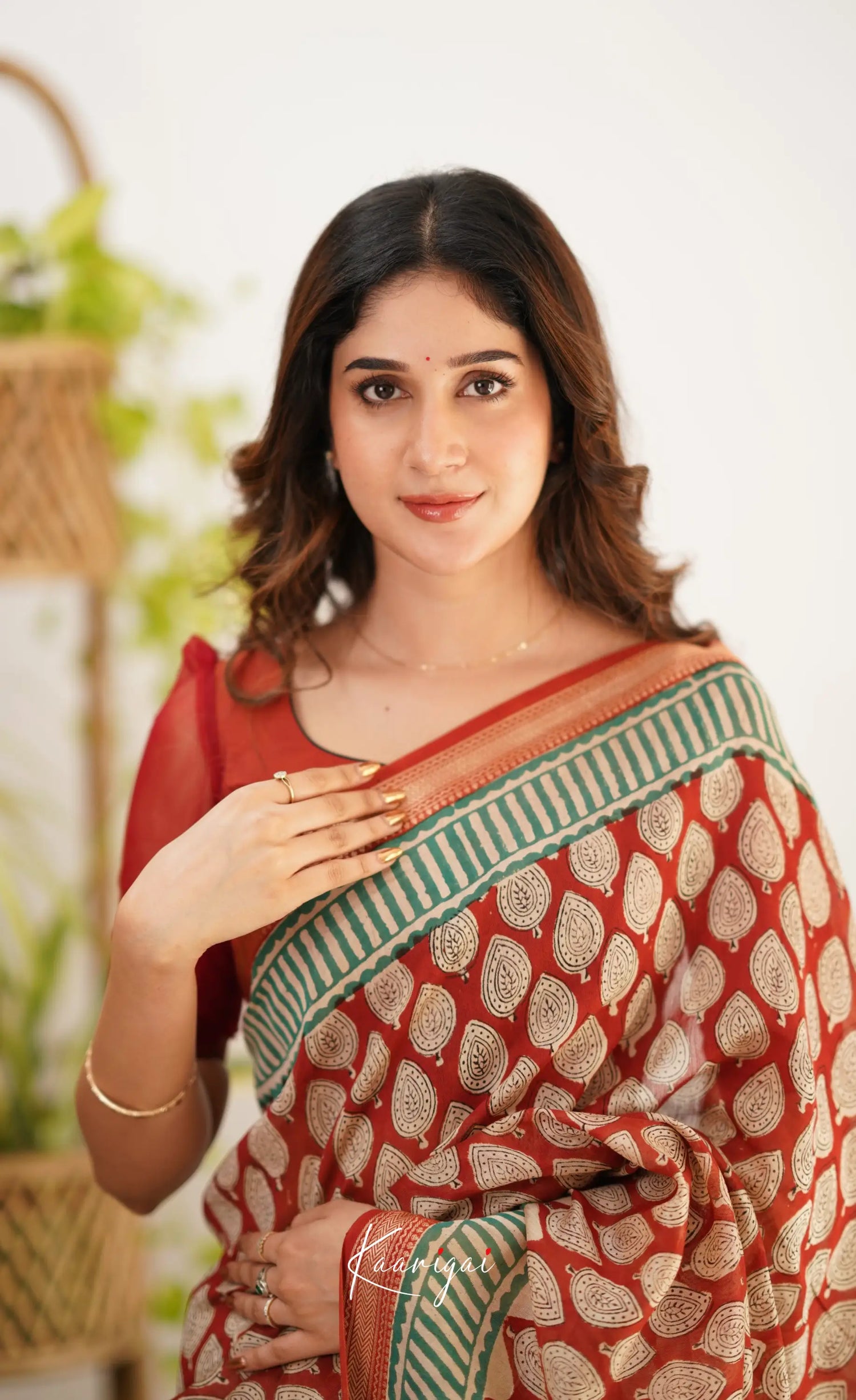 Mayuri Maheswari Saree - Red And Green Sarees