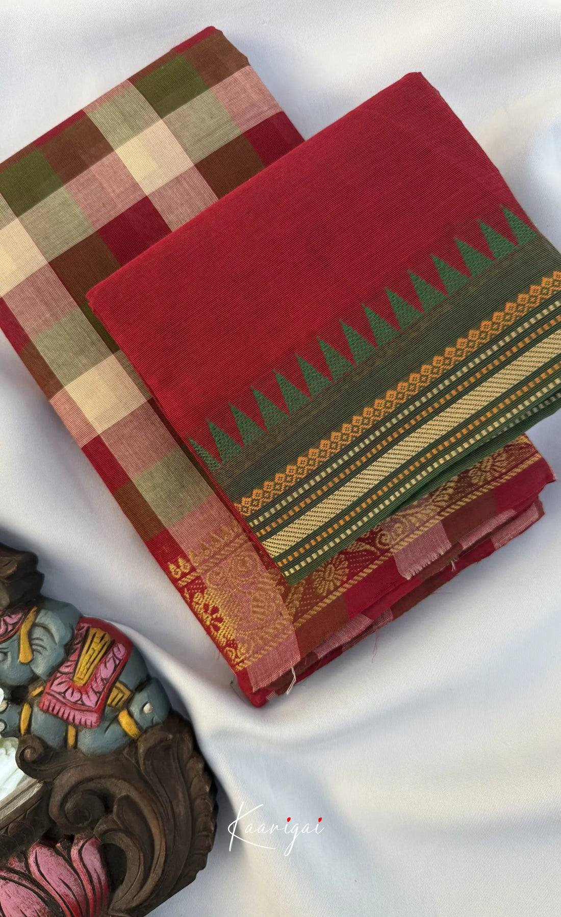 Nalinam - Maroon and White Kandangi Checks Saree with Contrast Blouse - Sarees