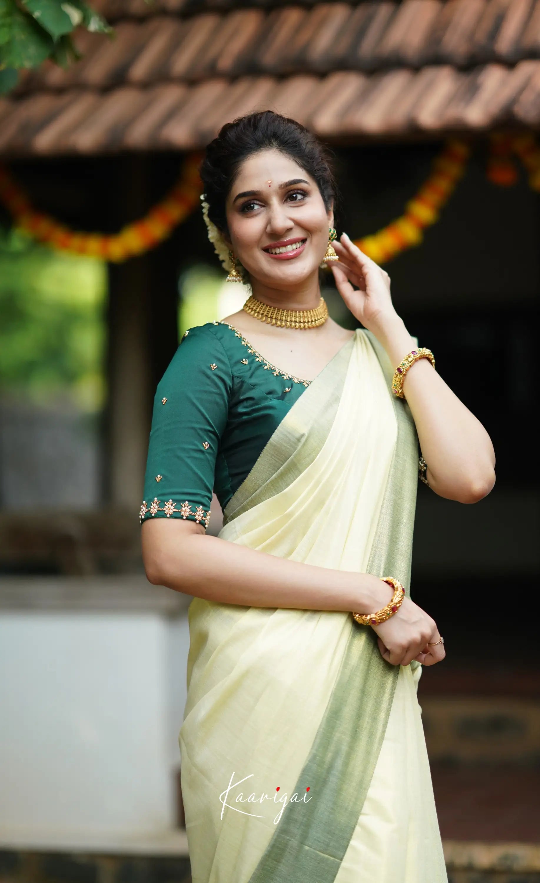 Omana Cotton Saree - Cream White And Bottle Green Sarees