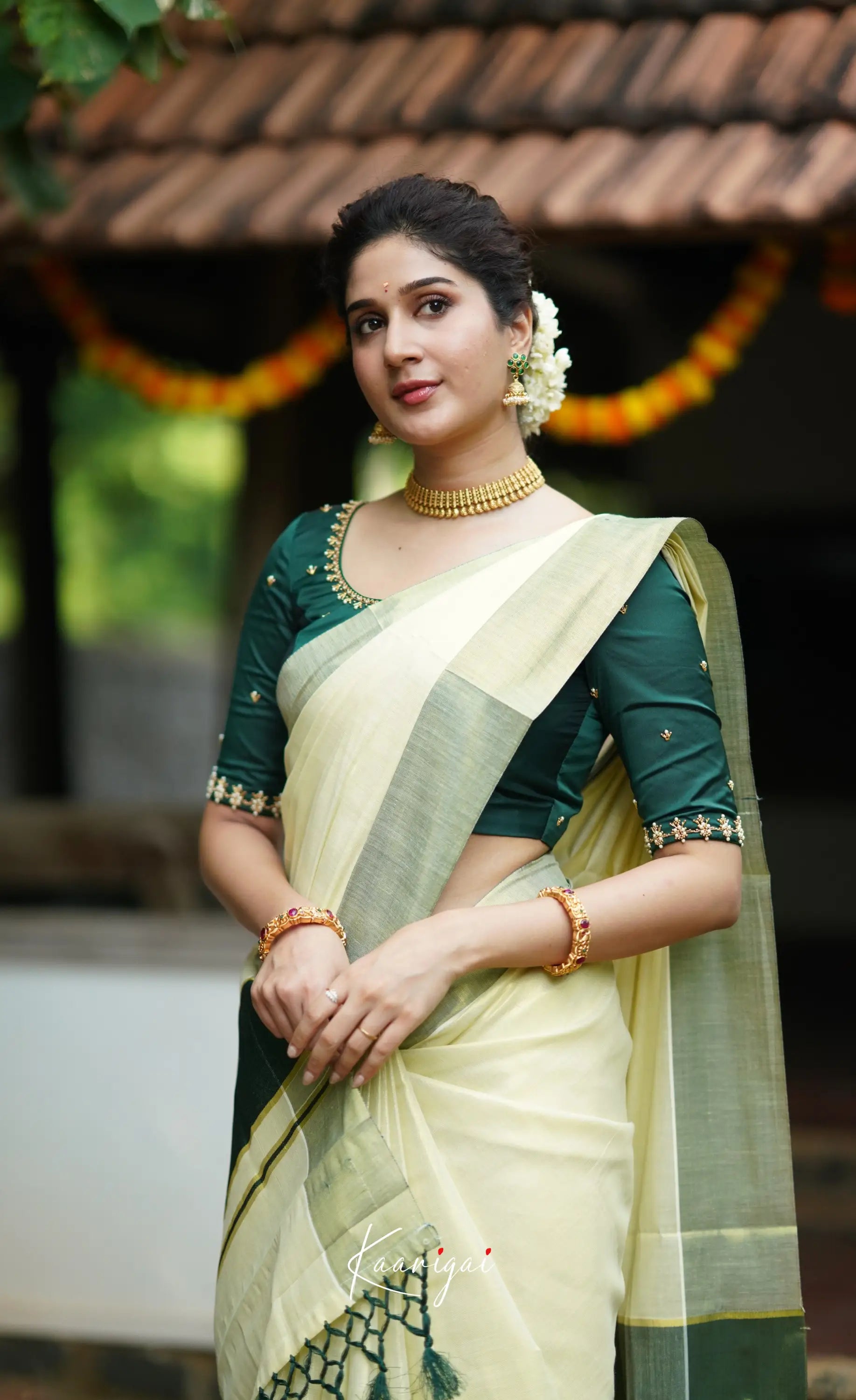 Omana Cotton Saree - Cream White And Bottle Green Sarees