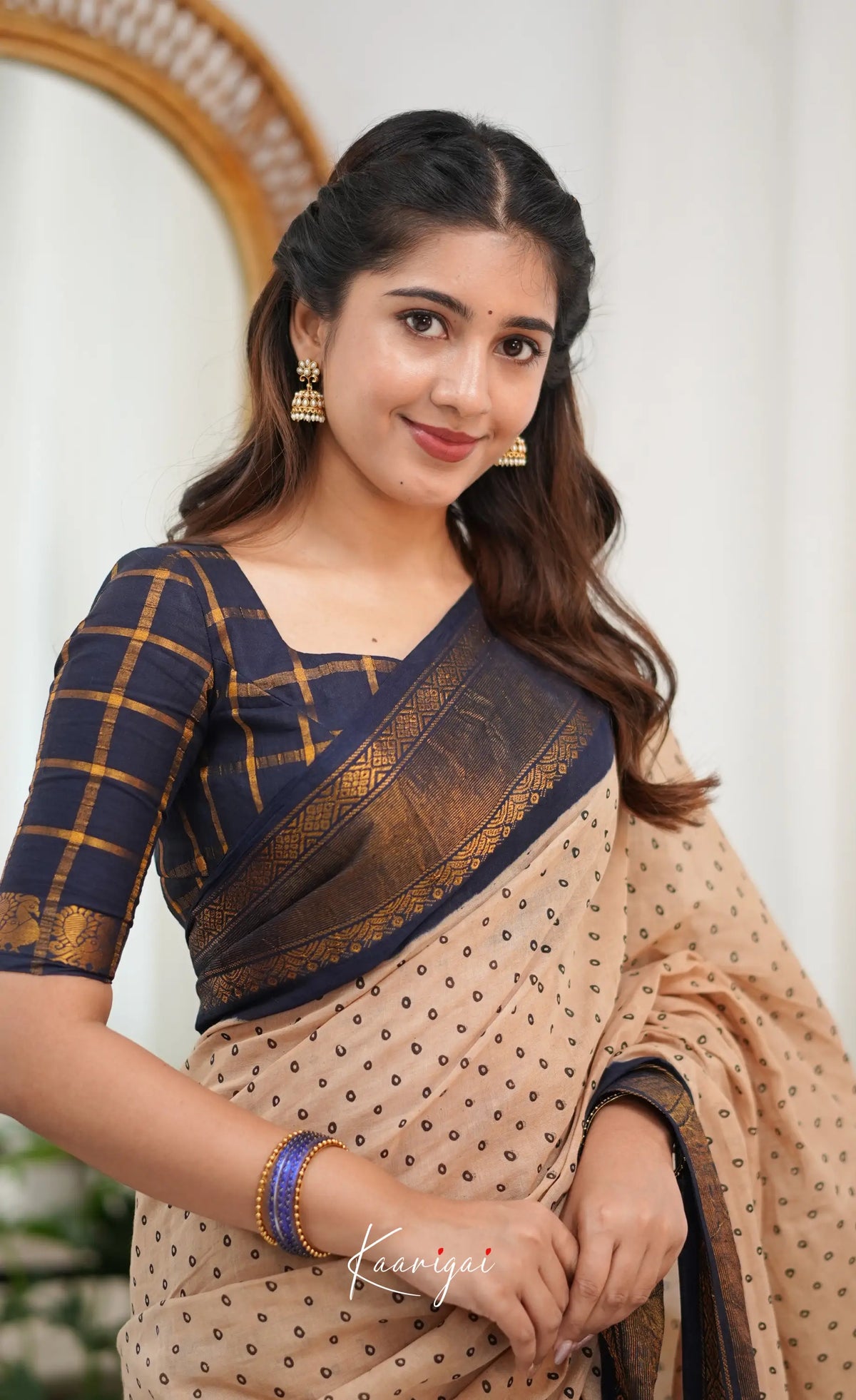 Saaral - Cream and Navy blue Sungudi Saree - Sarees