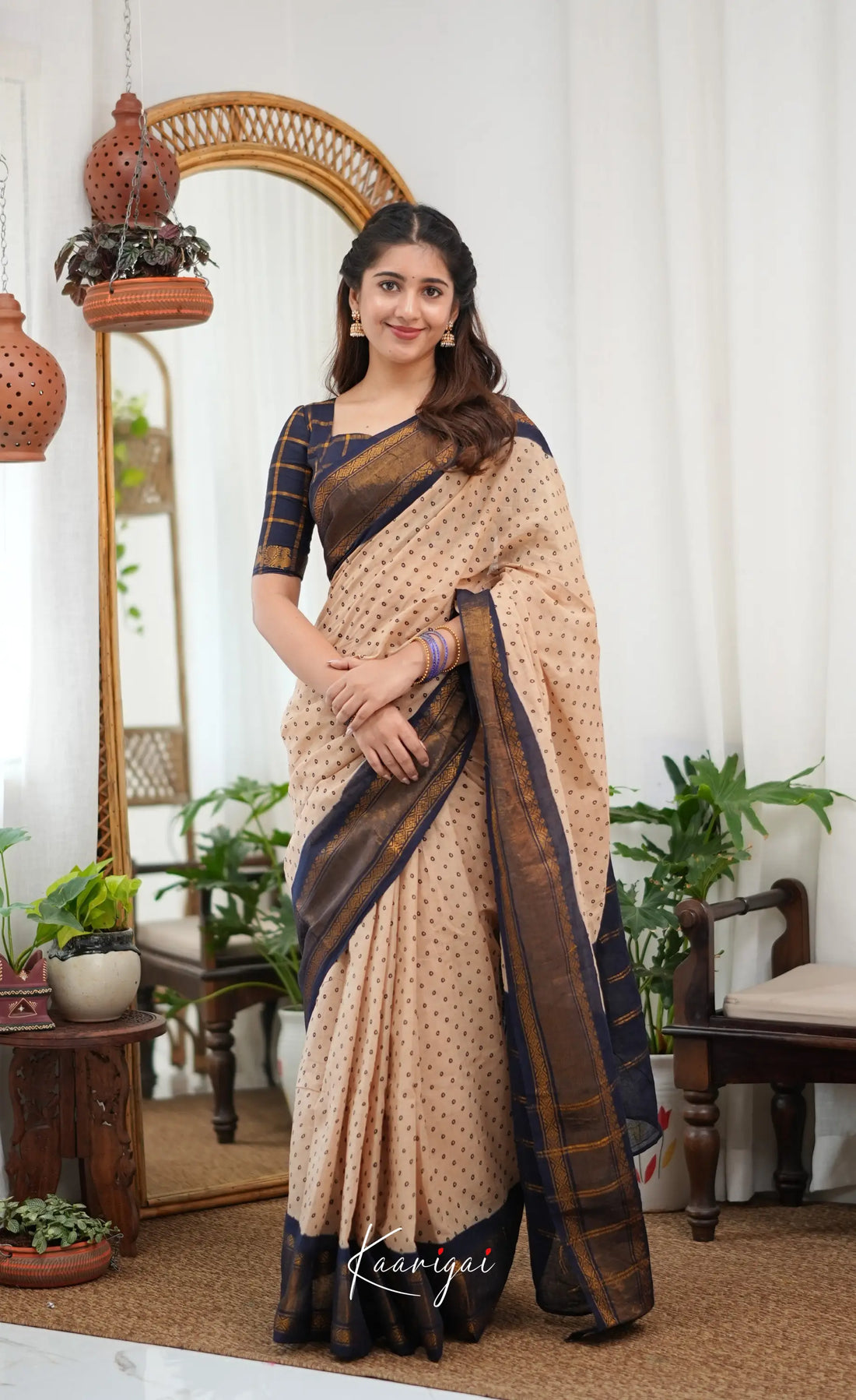 Saaral - Cream and Navy blue Sungudi Saree - Sarees